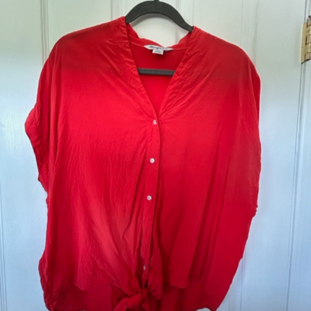 Tommy Bahama Silk Shirt with Tie Bottom